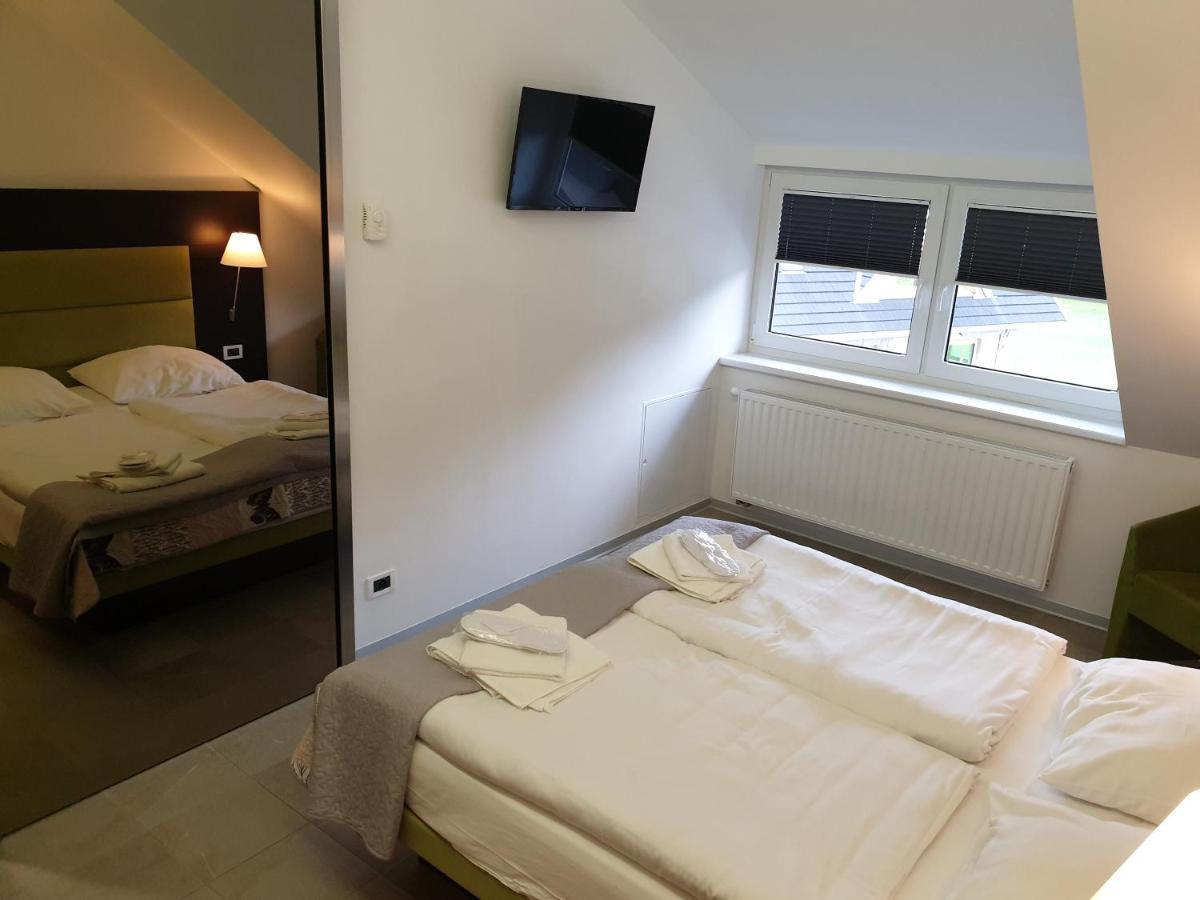 Apartma Kurji Vrh - Chicken Kranjska Gora